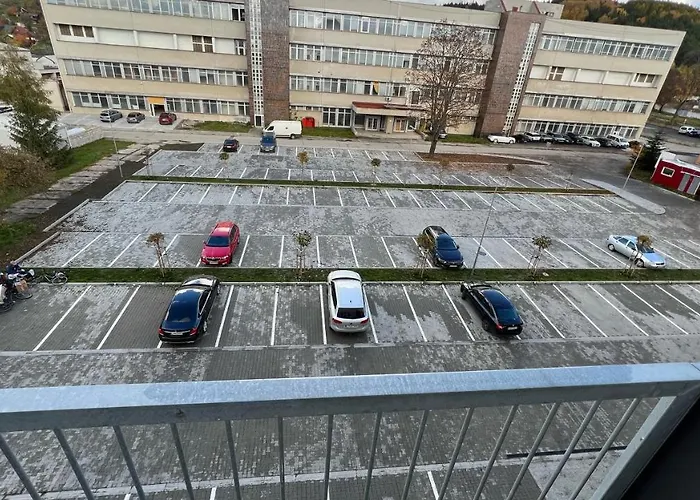 1 With Balcony, Nalepkova Apartament