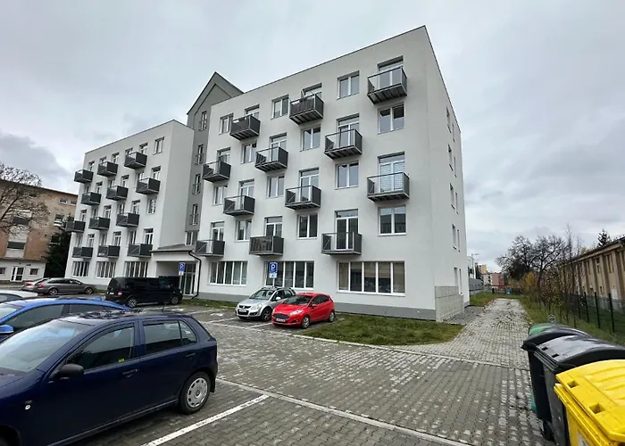 1 With Balcony, Nalepkova Apartament *