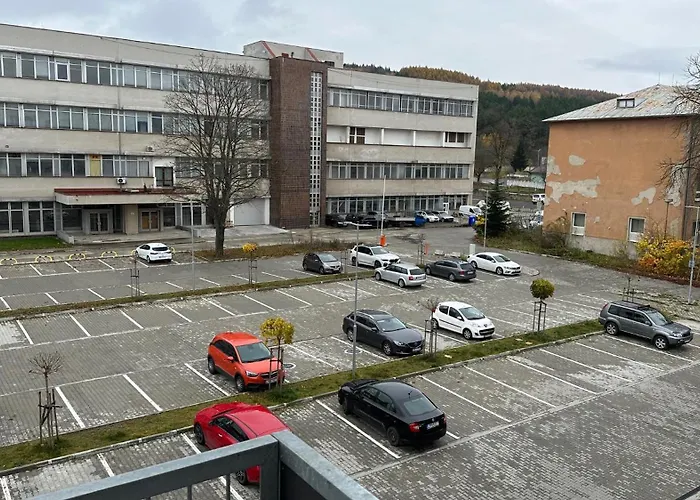 1 With Balcony, Nalepkova